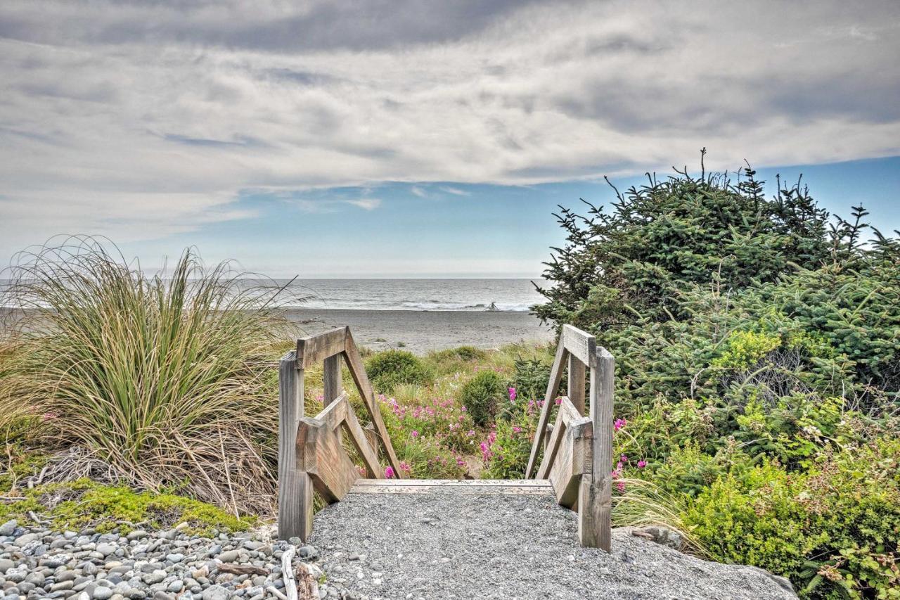 Quiet Waterfront Escape With Hot Tub And Beach Access! Ґолд-Біч Екстер'єр фото