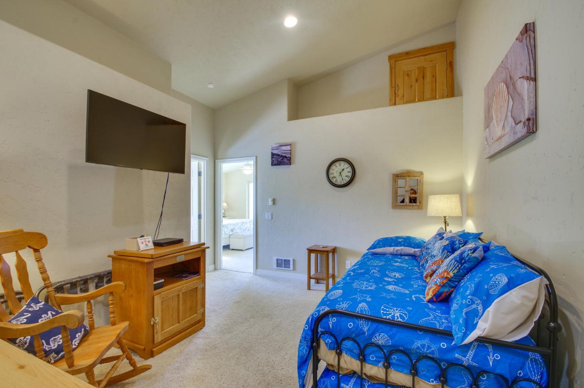 Quiet Waterfront Escape With Hot Tub And Beach Access! Ґолд-Біч Екстер'єр фото