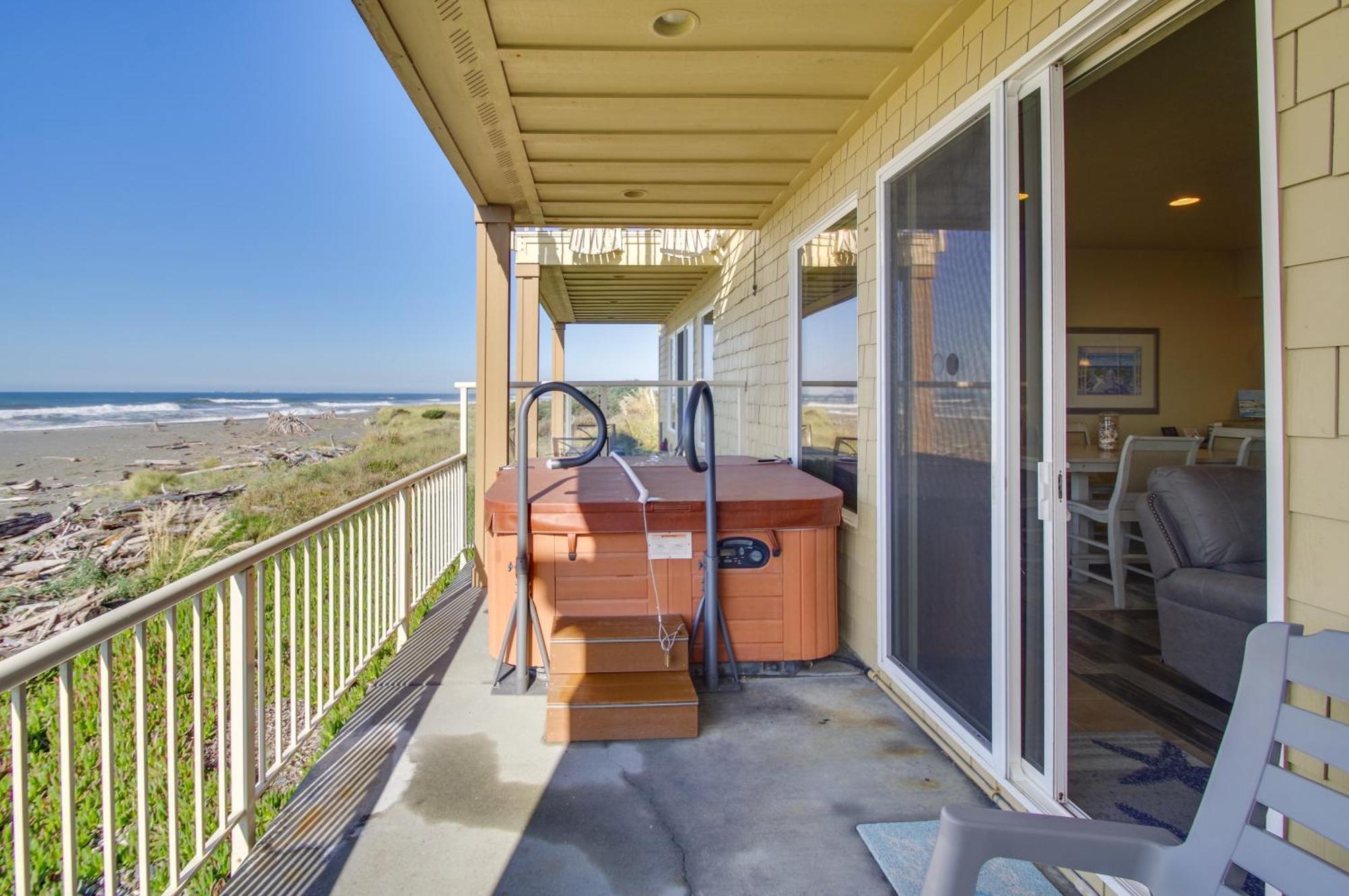 Quiet Waterfront Escape With Hot Tub And Beach Access! Ґолд-Біч Екстер'єр фото