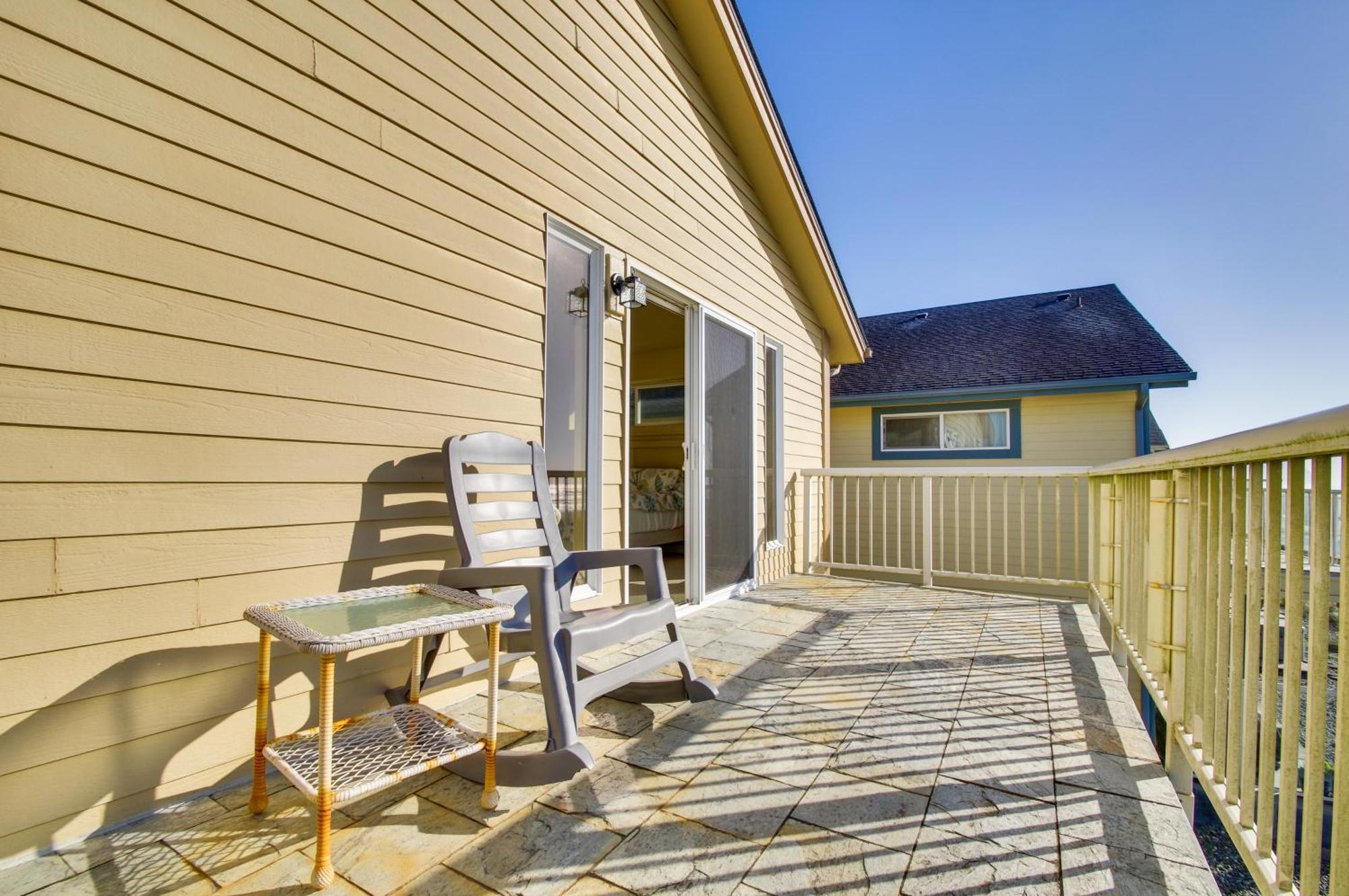 Quiet Waterfront Escape With Hot Tub And Beach Access! Ґолд-Біч Екстер'єр фото