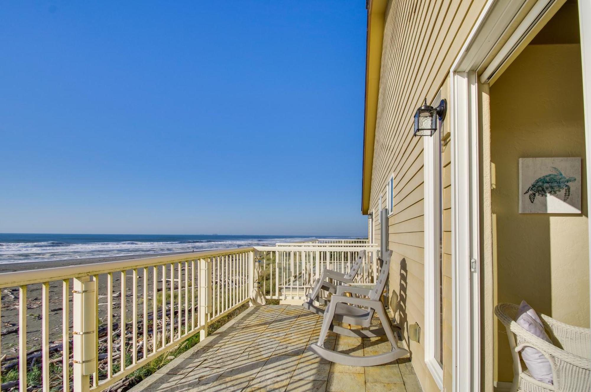 Quiet Waterfront Escape With Hot Tub And Beach Access! Ґолд-Біч Екстер'єр фото